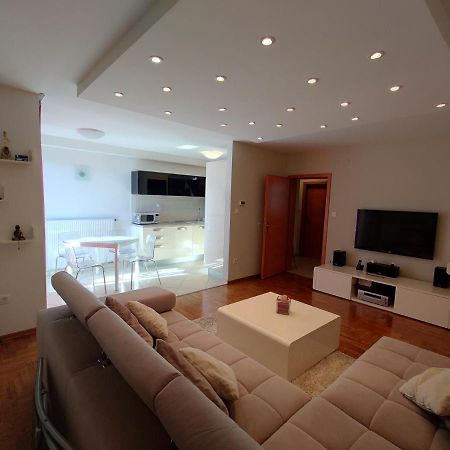 Apartman Mare Nostrum**** Apartment Рийека Екстериор снимка