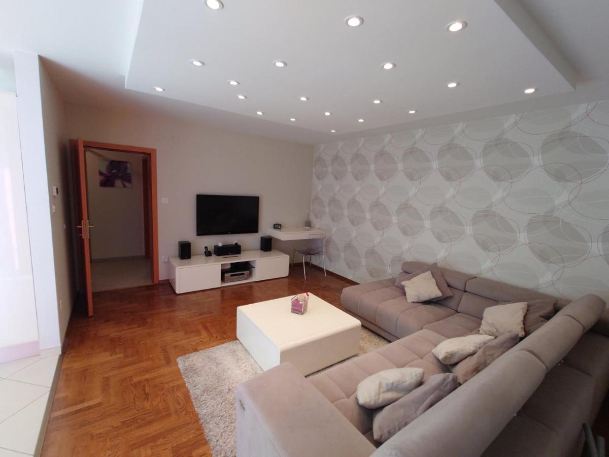 Apartman Mare Nostrum**** Apartment Рийека Екстериор снимка