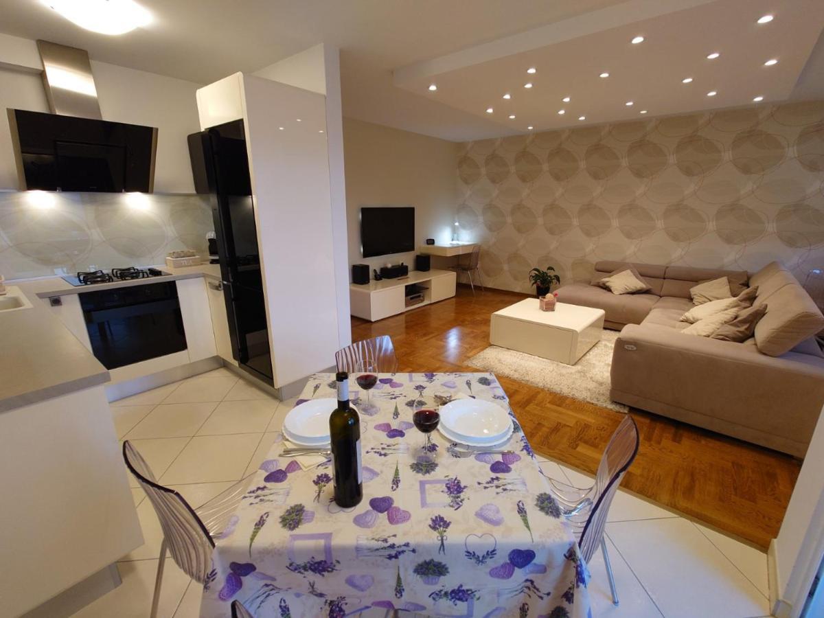 Apartman Mare Nostrum**** Apartment Рийека Екстериор снимка